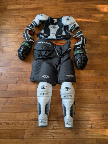 SENIOR LARGE set of lightweight equipment
