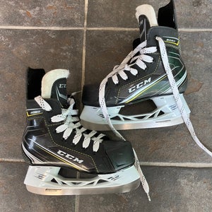 Youth CCM Tacks 9060 Hockey Skates Regular Width 13 (Used)