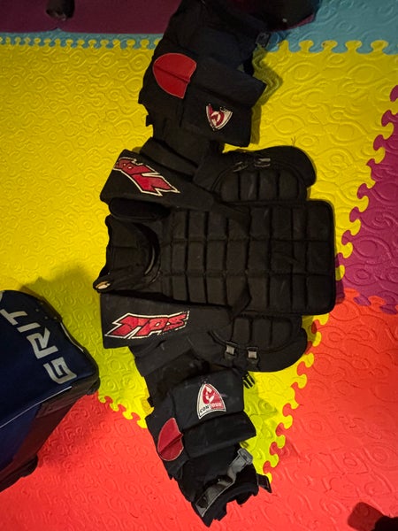 Large/Extra Large TPS Goalie Chest Protector (Used)