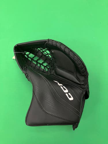 Junior CCM Eflex 6.5 Goalie Glove (Used)