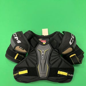 Small Junior CCM Tacks Classic Shoulder Pads (Used)