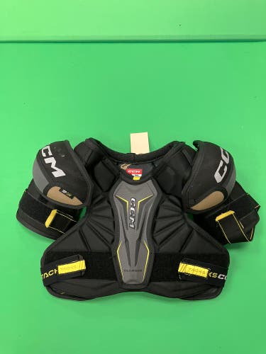 Small Junior CCM Tacks Classic Shoulder Pads (Used)