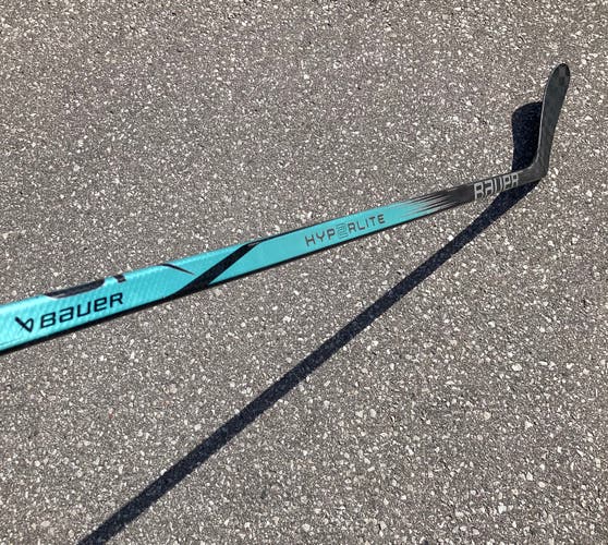 Bauer Vapor Hyperlite 2 Hockey Stick | LH P28 Pro Stock