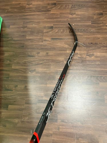 Intermediate CCM Jetspeed FT670 Hockey Stick Right Handed P28 (Used)