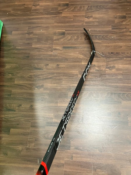 Intermediate CCM Jetspeed FT670 Hockey Stick Right Handed P28 (Used)