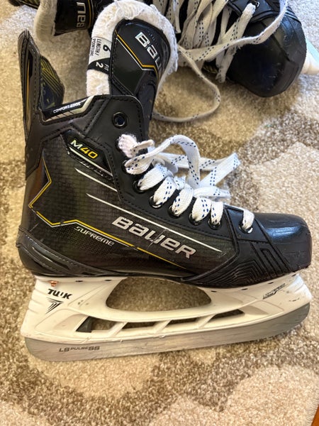 2024 Bauer Supreme M40 Hockey Skates Regular Width 6 (Used)