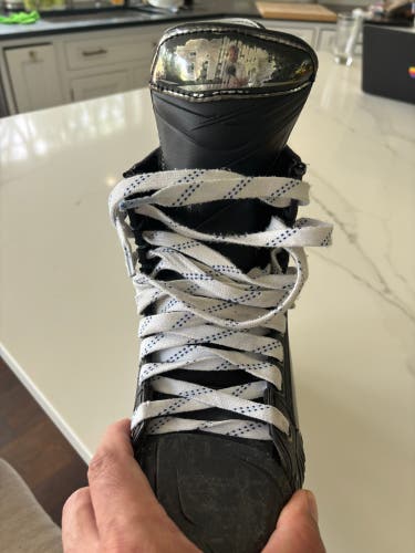 Bauer Vapor Hyperlite 2 Hockey Skates Pro Stock 7 (Used)