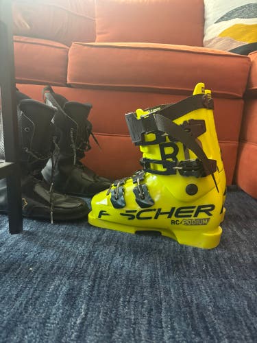 Fischer RC4 Podium 130 Ski Boots Stiff Flex (Used)