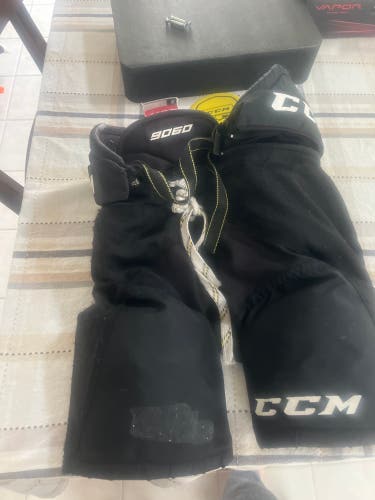 Men's Junior Small CCM Tacks 9060 Hockey Pants (Used)