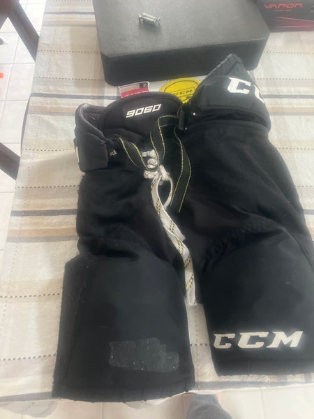 Men's Junior Small CCM Tacks 9060 Hockey Pants (Used)