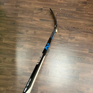 Intermediate Bauer Nexus E3 Hockey Stick Right Handed P28 (Used)