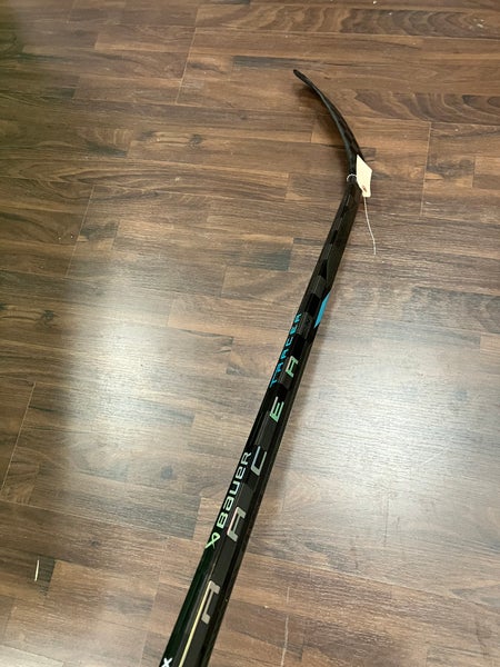 Junior Bauer Nexus Tracer Hockey Stick Right Handed P28 (Used)