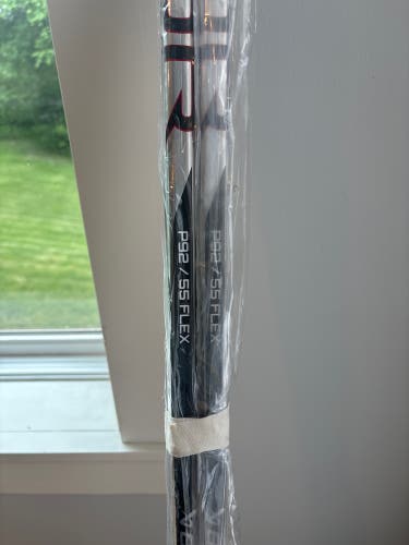 2 pack Intermediate Bauer Vapor Hyperlite 2 Left Hand Hockey Stick P92 (New)