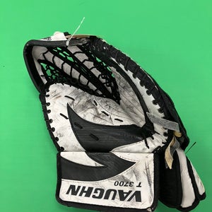 Senior Vaughn Vision T 3700 Goalie Glove (Used)