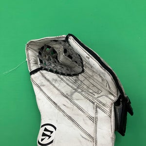 Junior Warrior Ritual G4 Goalie Glove (Used)