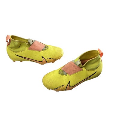 Used Nike Soccer Cleats Yellow Junior 04.5 11760-S000081118