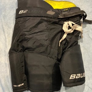 Black Youth Large Bauer Supreme Ultrasonic Hockey Pants (Used)