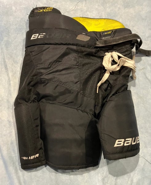 Black Youth Large Bauer Supreme Ultrasonic Hockey Pants (Used)