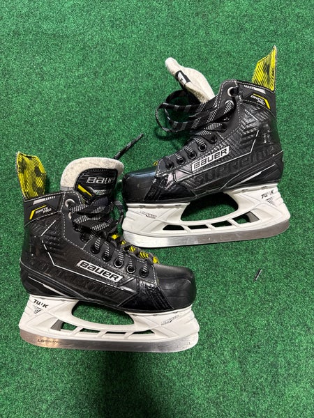 Junior Bauer Ignite Pro Hockey Skates (Regular) Size 2 (Used)