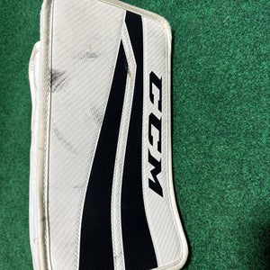 White Youth CCM YTFLEX Goalie Blocker Regular (Used)