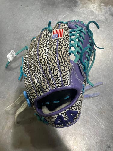 Used Wilson A 2000 BB/SB Glove RH Throw Purple 12 1/2" 11605-S000205101