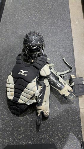 Used Mizuno SAMURAI 3PC YOUTH CATCHER SET Catchers Equipment Other 11605-C000204001