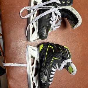 Bauer gsx Hockey Skates Size 3 (Used)