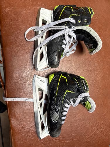 Bauer gsx Hockey Skates Size 3 (Used)