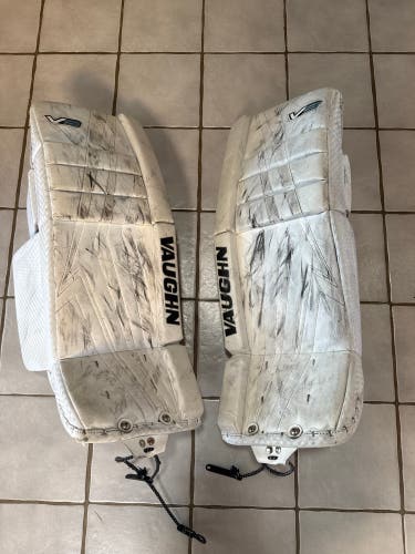 26" Vaughn Velocity V9 Goalie Leg Pads (Used)