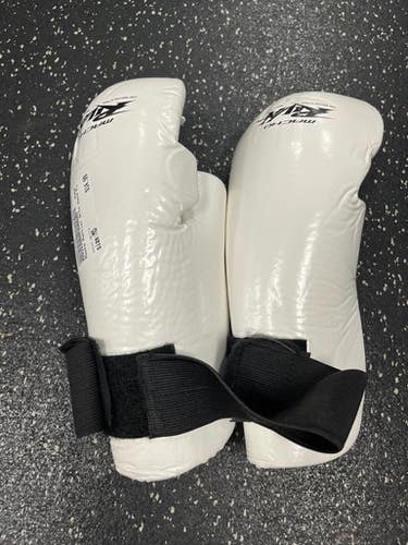 Used Martial Arts Hand Pads White MD 11849-S000031078