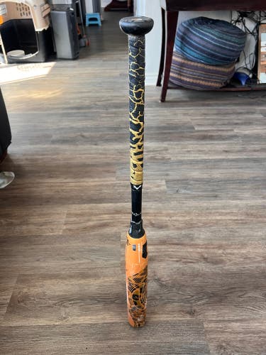 DeMarini Bat (-10) 22 oz 32" (Used)