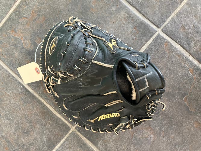 Black Mizuno Prospect RH Catcher's Baseball Glove 31.5" (Used)