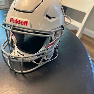 Medium Youth Riddell SpeedFlex Helmet (Used)