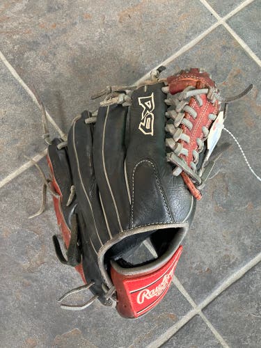 Black Rawlings R9 RH Outfield Baseball Glove 11.75" (Used)