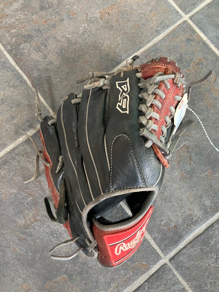 Black Rawlings R9 RH Outfield Baseball Glove 11.75" (Used)