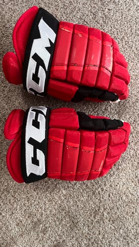 Carolina Hurricanes pro stock Gloves Martin Necas 14”