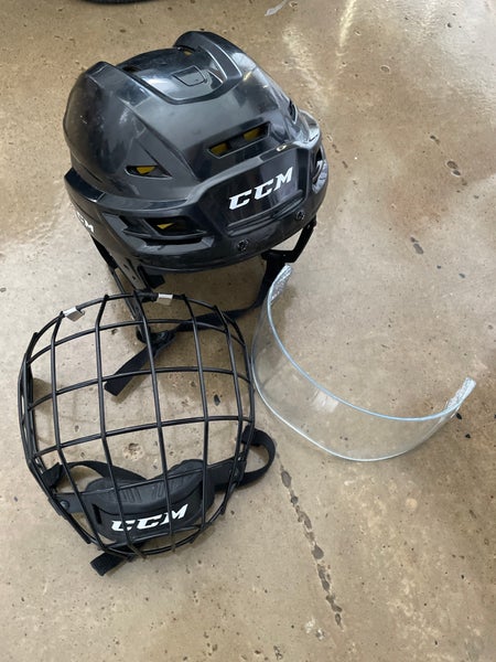 Large CCM Tacks 210 Helmet