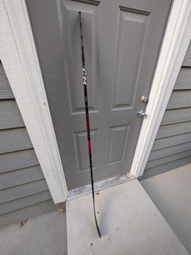 Senior CCM Jetspeed FT7 Pro Right Handed Hockey Stick P28 Pro Stock (Used)