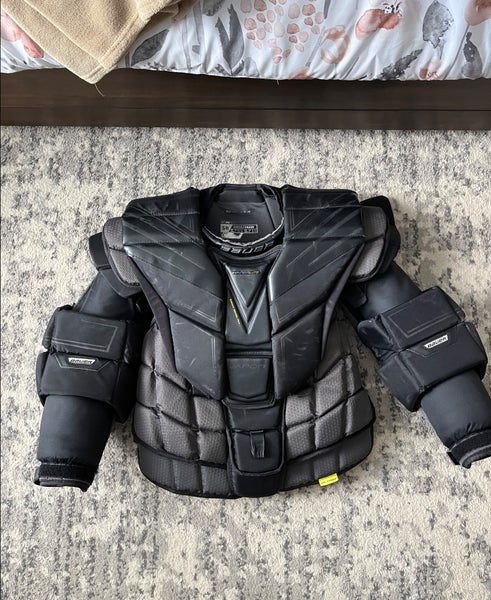 Bauer Hyperlite Chest Protector (size large)