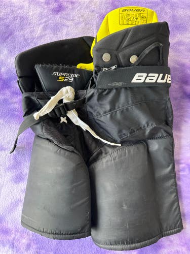 Black Junior Small Bauer Supreme S29 Hockey Pants (Used)
