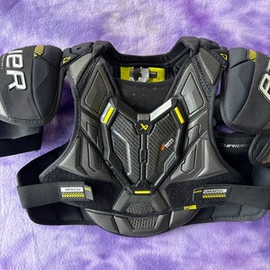 Medium Intermediate Bauer Supreme Mach Shoulder Pads (Used)