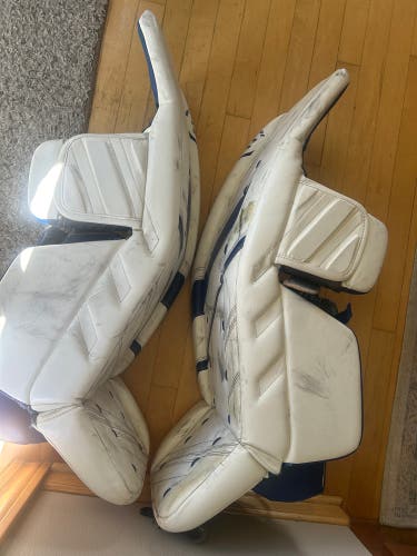 32" Warrior Ritual G4 Pro Goalie Leg Pads (Used)