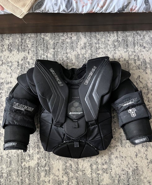Pro Custom Vaughn VE8 Pro Carbon Chest Protector (size large)