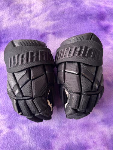 Black Junior Warrior Pro Series II Gloves 12" (Used)