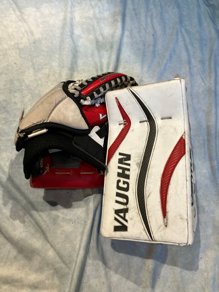White Junior Vaughn Ventus LT68 Goalie Glove & Blocker Set Regular (Used)