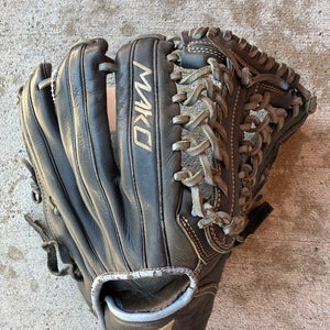Black Easton RH Softball Glove 11.5" (Used)