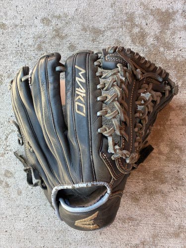 Black Easton RH Softball Glove 11.5" (Used)