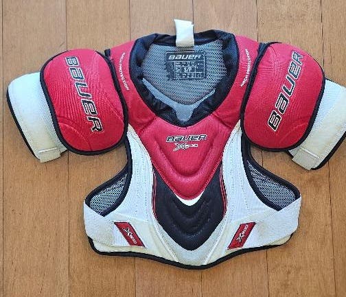Small / Medium Senior Bauer Vapor X800 Shoulder Pads (Used)
