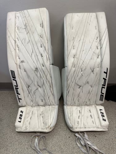 34" 2023 True L20.2 Goalie Leg Pads (Used)