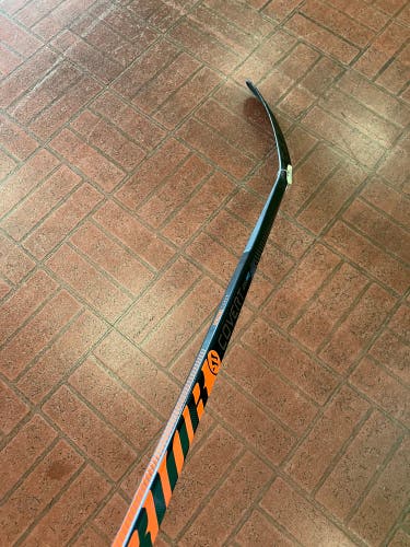 Senior Warrior Covert QR5 Pro Hockey Stick Right Handed M28 (Used)